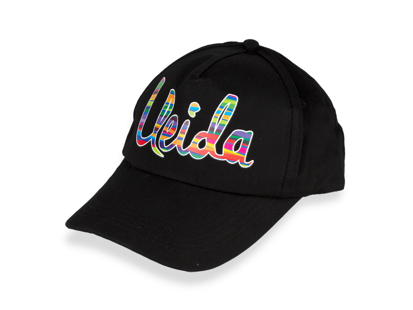 casquette noire avec le nom de Lleida imprimé en couleur