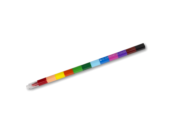 12 petits crayons pastels de couleur emboités les uns dans les autres