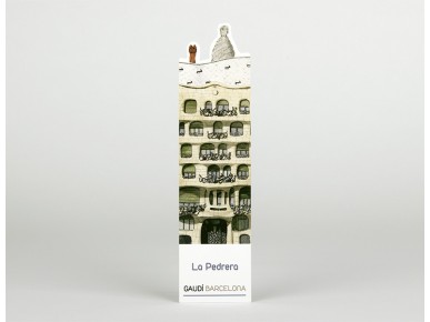 Die-cut bookmark featuring the facade of the Pedrera in Barcelona in its plastic case