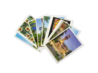8 postcards showing photos of El Capricho de Gaudí