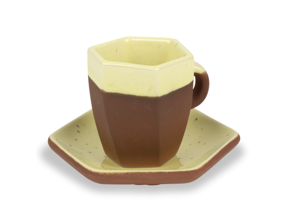 taza y platillo de café esmaltado amarillo