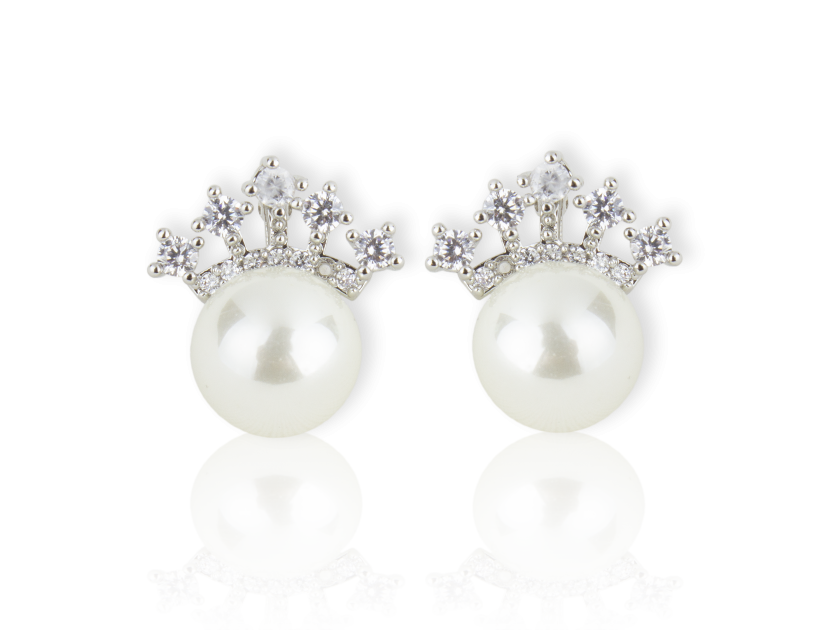 Arracades de perles d'imitació rematades amb una petita corona platejada encastat amb vidres transparents